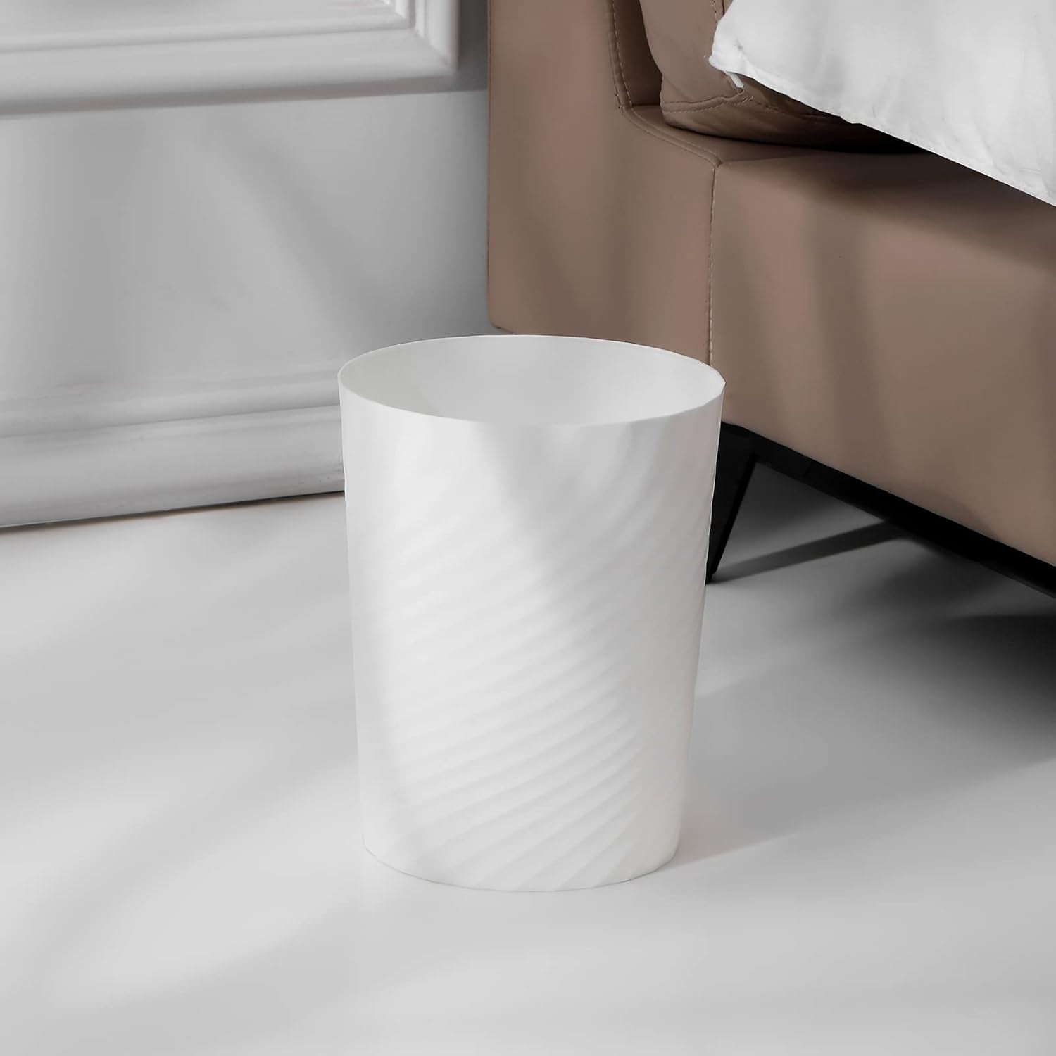 UUJOLY Bathroom Small Trash Can with Trash Bag Plastic Garbage Can Round Waste Basket for Bathrooms, Laundry Room, Kitchens, Offices, Kids Rooms, Dorms, 1.8 Gallons, 3 Pack (White)
